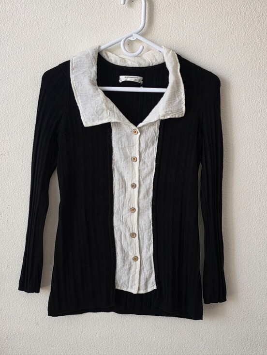 Anthropologie Sweaters - Anthropologie Ribbed Knit Button Front Collared Black Sweater
